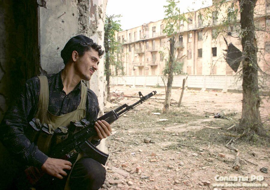 Операция джихад 1996 боевики. Боевики 1996 года. Боевики 1996 года. Грозный август 1996 боевики. Грозный август 1996 боевики.