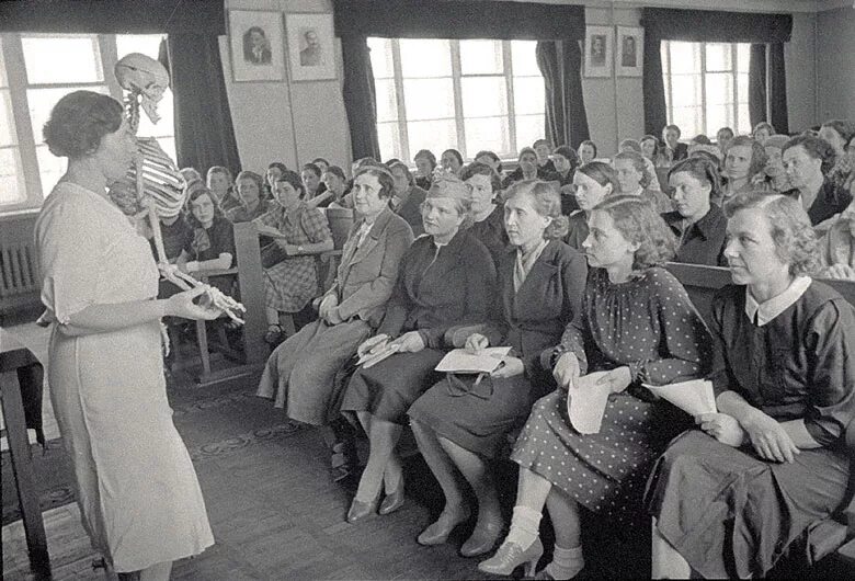 Университеты во время войны. Мединститут в годы войны 1941-1945. Московский госпиталь 1944 г. Студенты 1941 года.