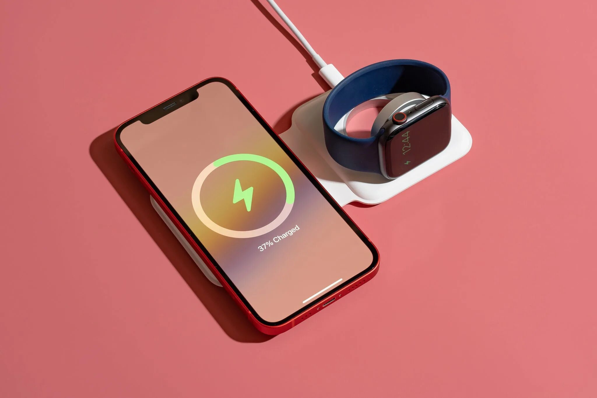Беспроводная зарядка на айфон 8. Wireless Charger iphone 13. Apple беспроводная зарядка 2022. Wireless Charger a12 Apple. Беспроводная зарядка для iphone и Apple watch.