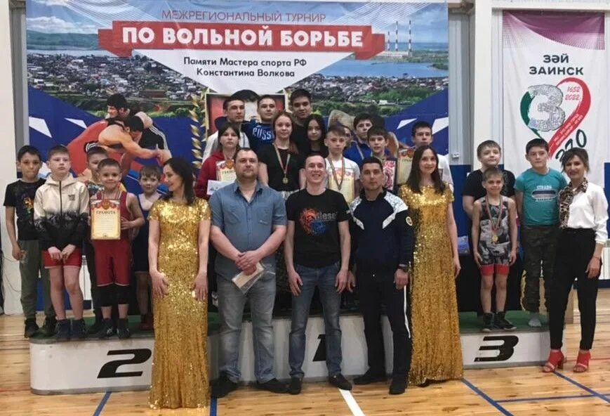 Вольная борьба казань. Заинск вольная борьба. Смоленск соревнования по вольной борьбе 18 мая 24 год. Заинск вольная борьба. Соревнования по борьбе в заинске подарки на первое место 24 декабря.