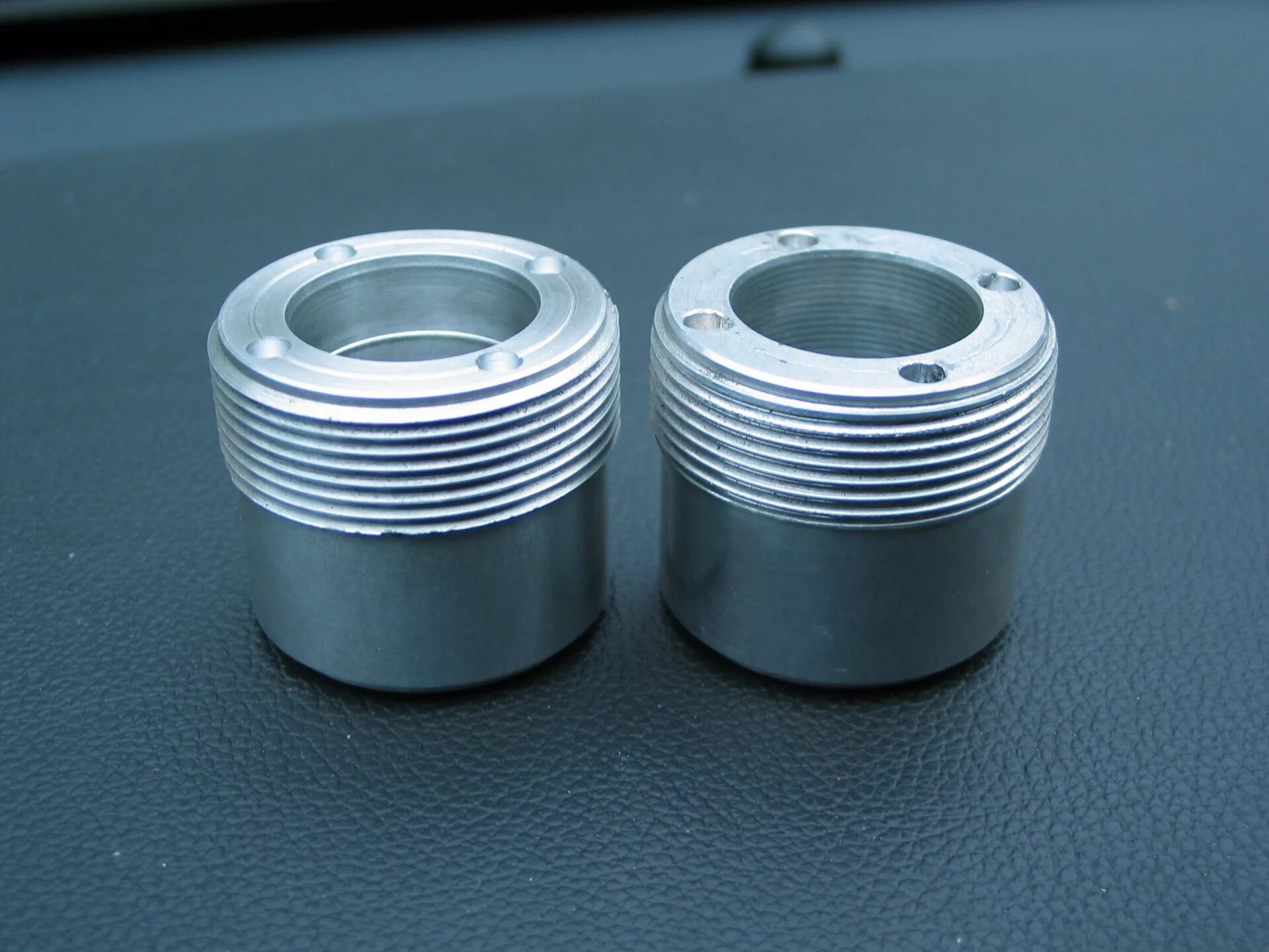 Втулка рулевой рейки форд фокус 2. Втулка и гайка для рулевой рейки форд фокус 2. Втулка рейки фокус 2. Втулка рейки форд фокус. Втулка рулевой рейки ford focus 2.