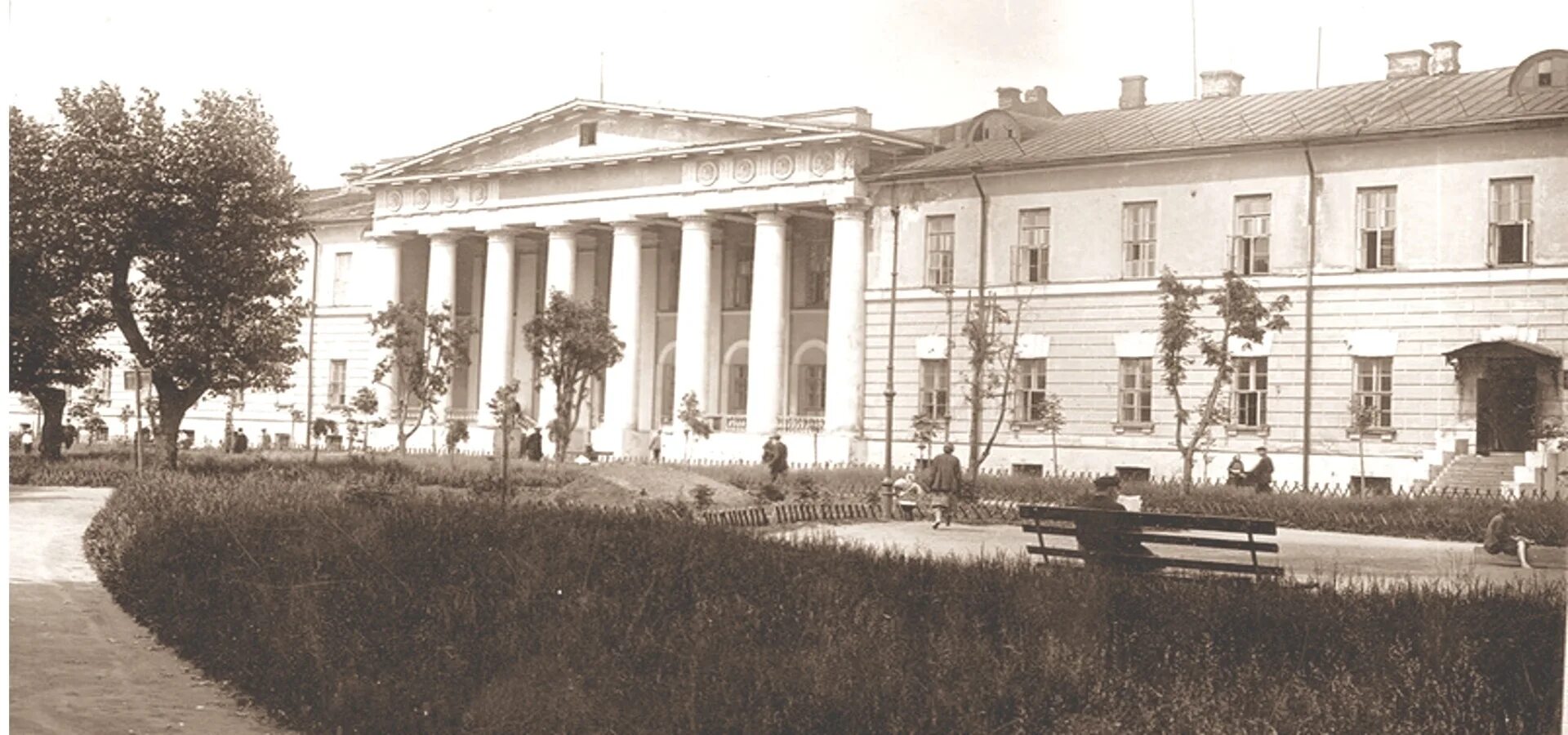 Вдовий дом на Кудринской площади. Куприн вдовий дом в Москве. Вдовий дом Жилярди. 1818-1823 - Вдовий дом (Кудринская площадь). Улица вдов