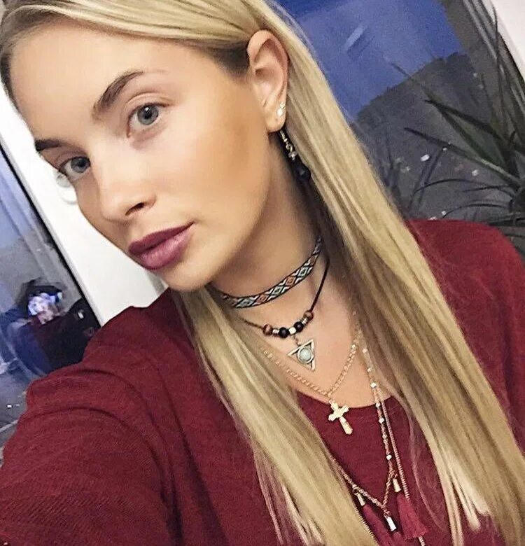 Кристина Ослина сделала супер бровки )) YouTube