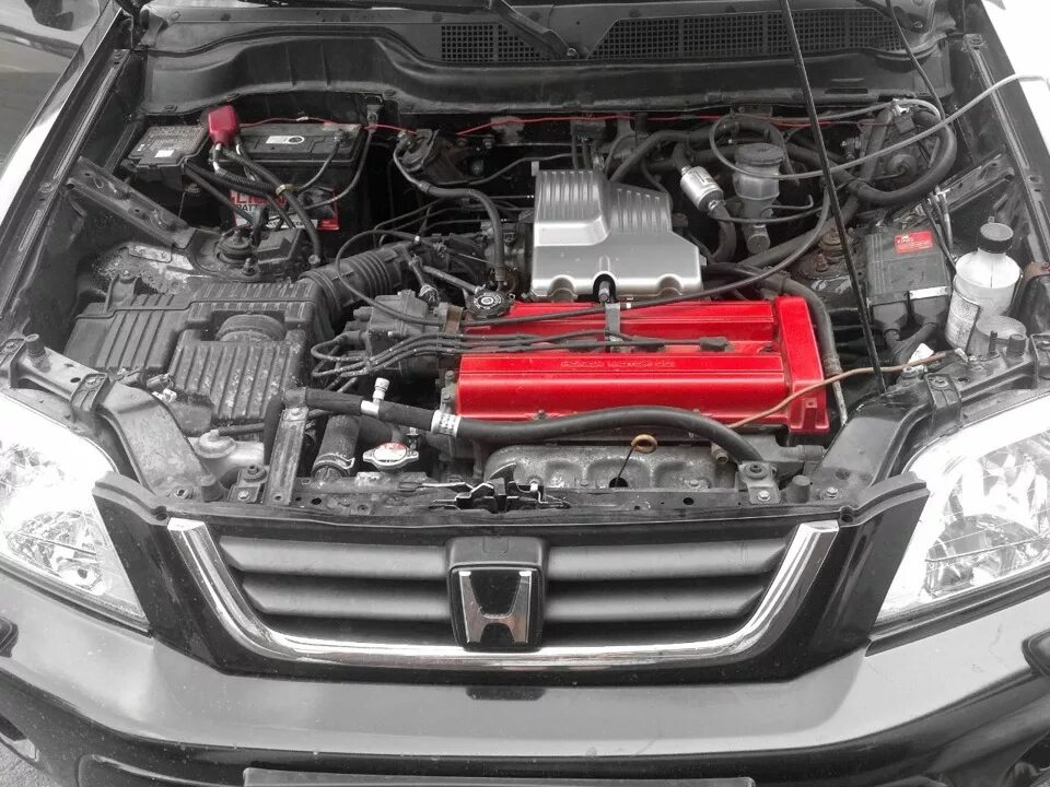 Капот црв. Подкапотное пространство honda cr-v. honda cr v 2 подкапотное пространство. honda cr-v rd1 подкапотное пространство. honda crv 2007 2.0 под капот.