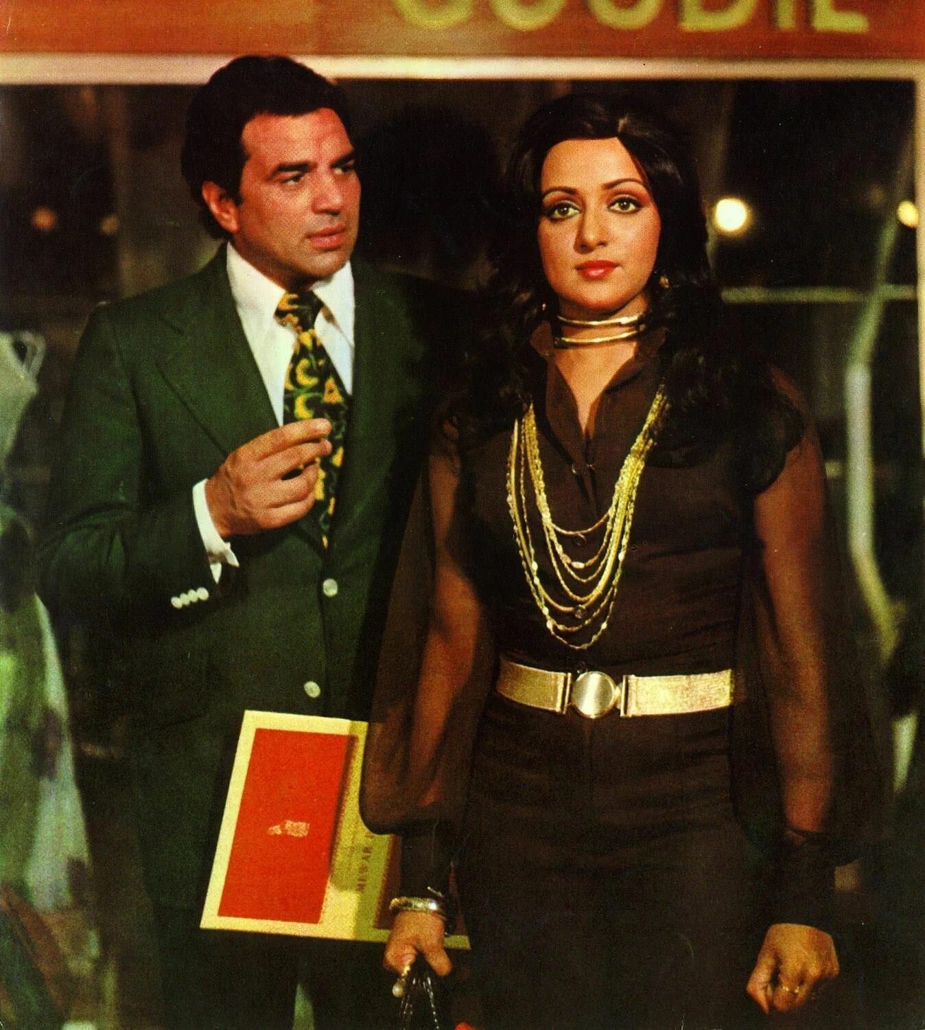 Тхема малиндри и тхармендра. Хема малини и дхармендра. Хема малини и дхармендра сейчас. Хема малини и дхармендра. Дхармендра и хема сейчас.