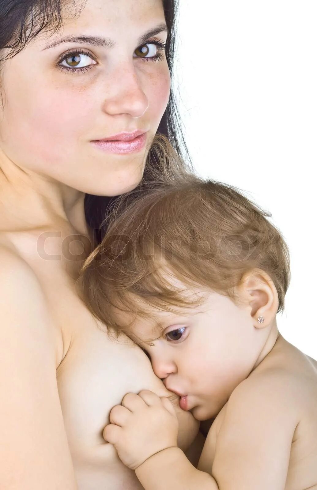Мать показала ребёнку грудь. Дочки-матери молочные железы. Грудь дочери.