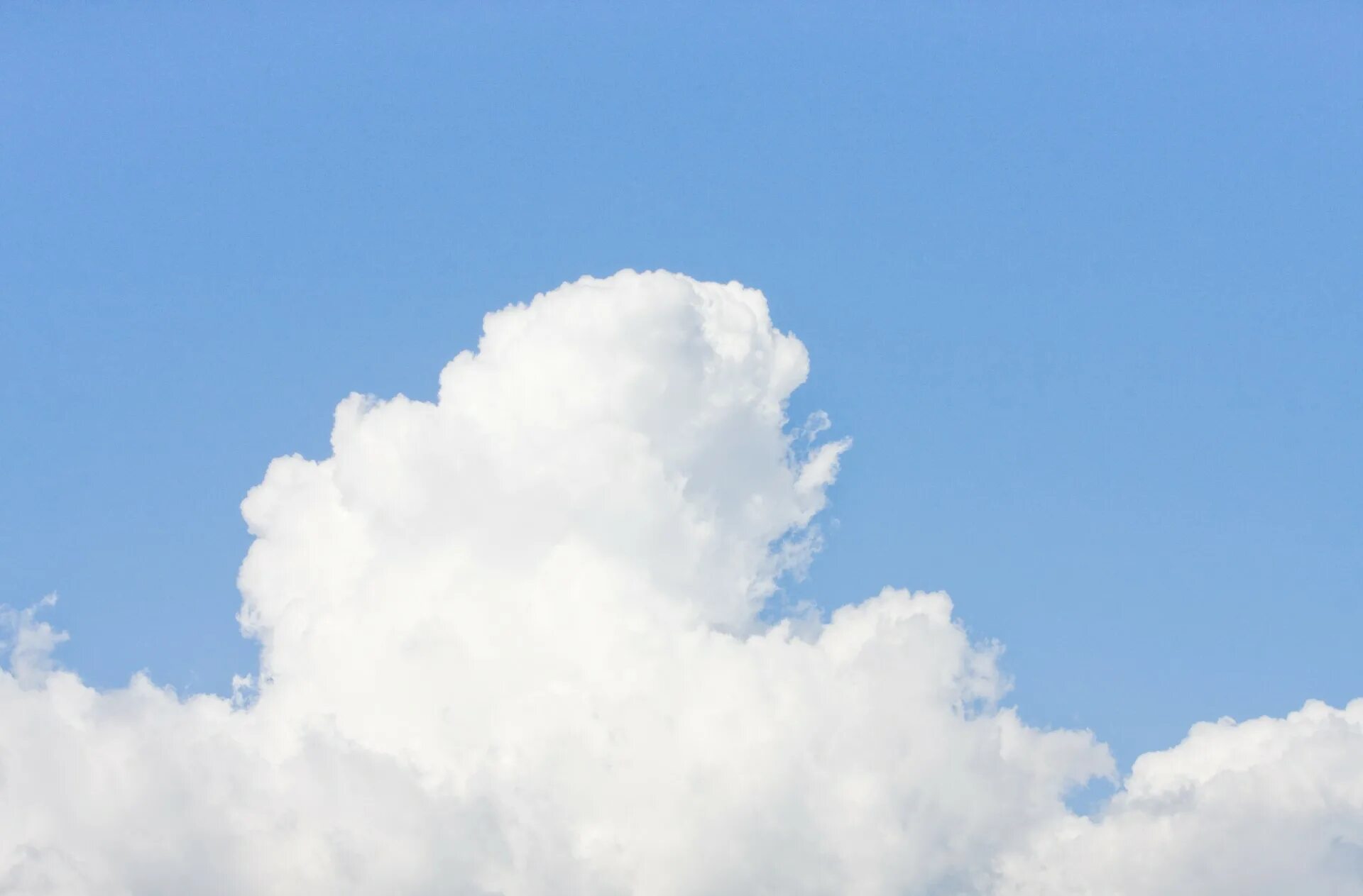 Пушистое облако 3. Пушистые облака. Белые пушистые облака. Небо с пушистыми облаками. Белое облако.