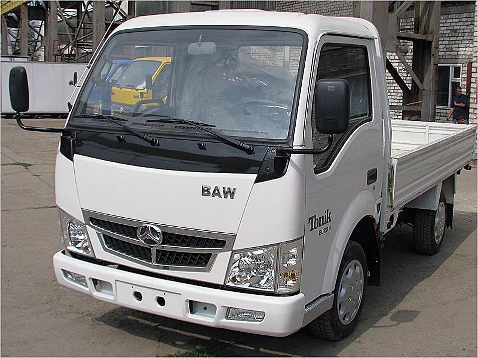Foton тягач 4x2. Фургон baw tonik. 60 тонник. Тонник китаец. Jac грузовик 5 тонник.