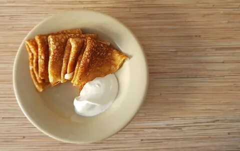 Опрос показал, какую начинку блинов россияне любят больше всего