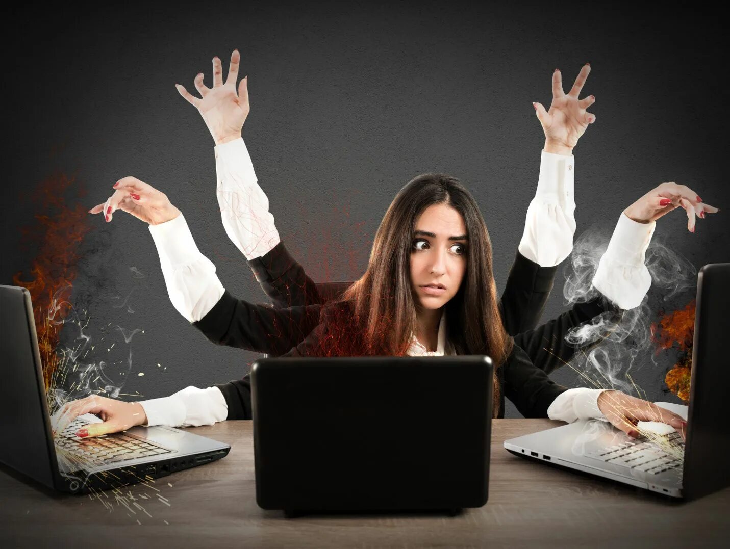 Фото многозадачности женщины. Умело работает руками. Не умеешь работать головой. Умело работает руками. Терминатор юмор.