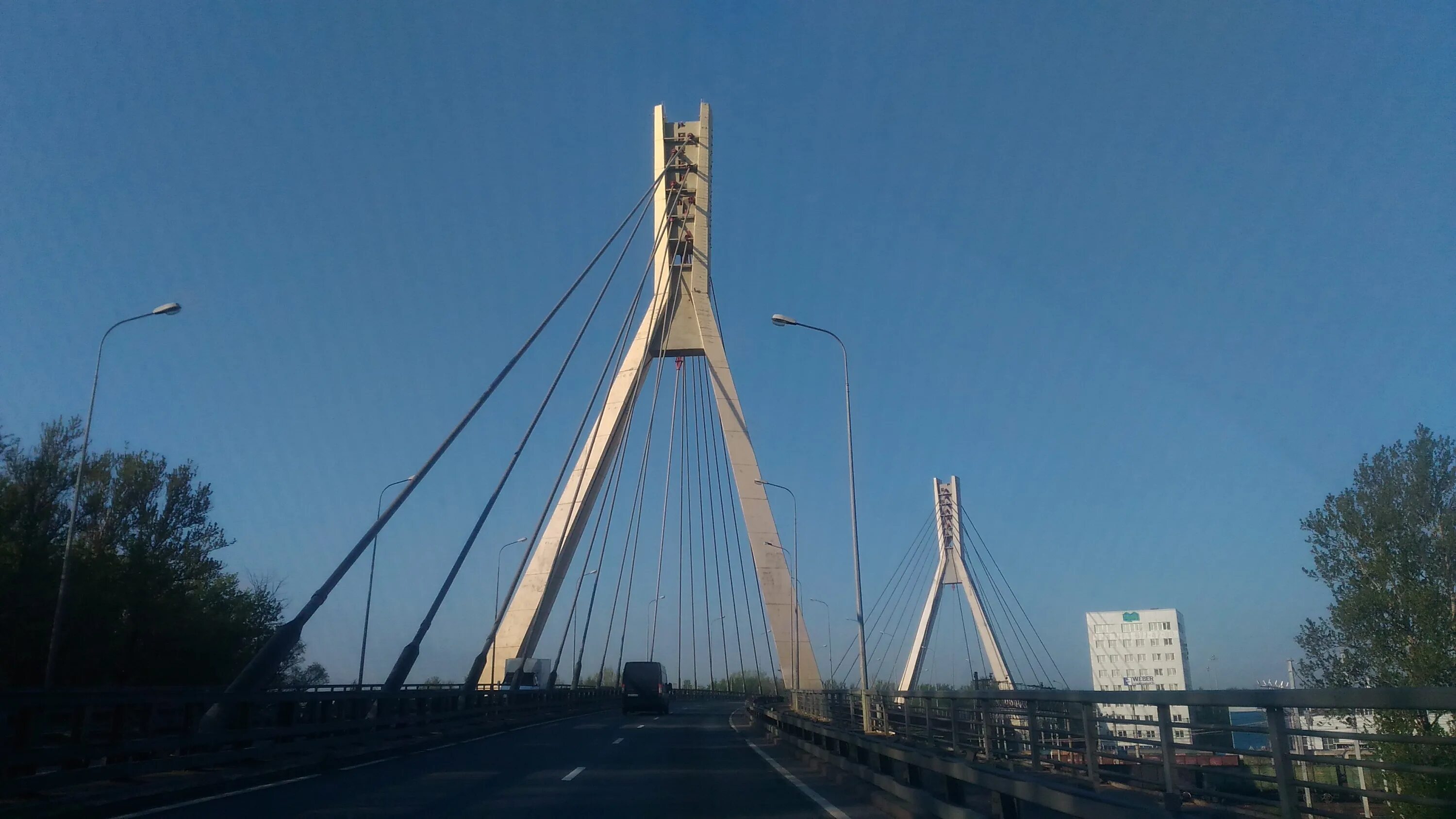 Мост с пилонами в Санкт-Петербурге. Пилон вантового моста. А образные пилоны вантовых мостов. Опоры и пилоны у моста.