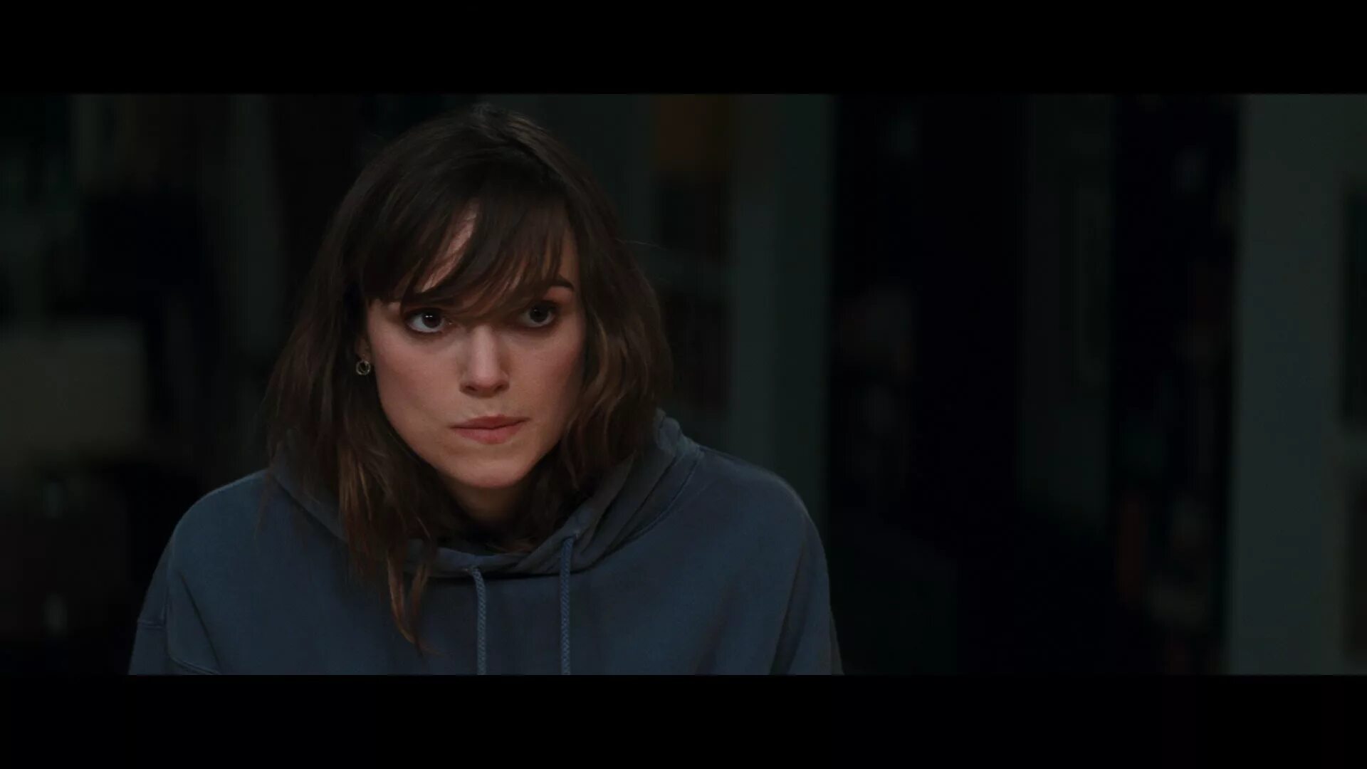 Девушка в пустой комнате. Парень в депрессии. Обои на рабочий стол депрессия. Парень и девушка в депрессии. Анекдоты про пилотов.