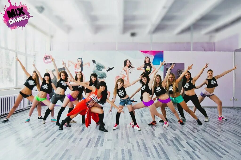 стиль танца реггетон. хобби танцы. Les mills sh'bam. мих дэнс. мих дэнс.