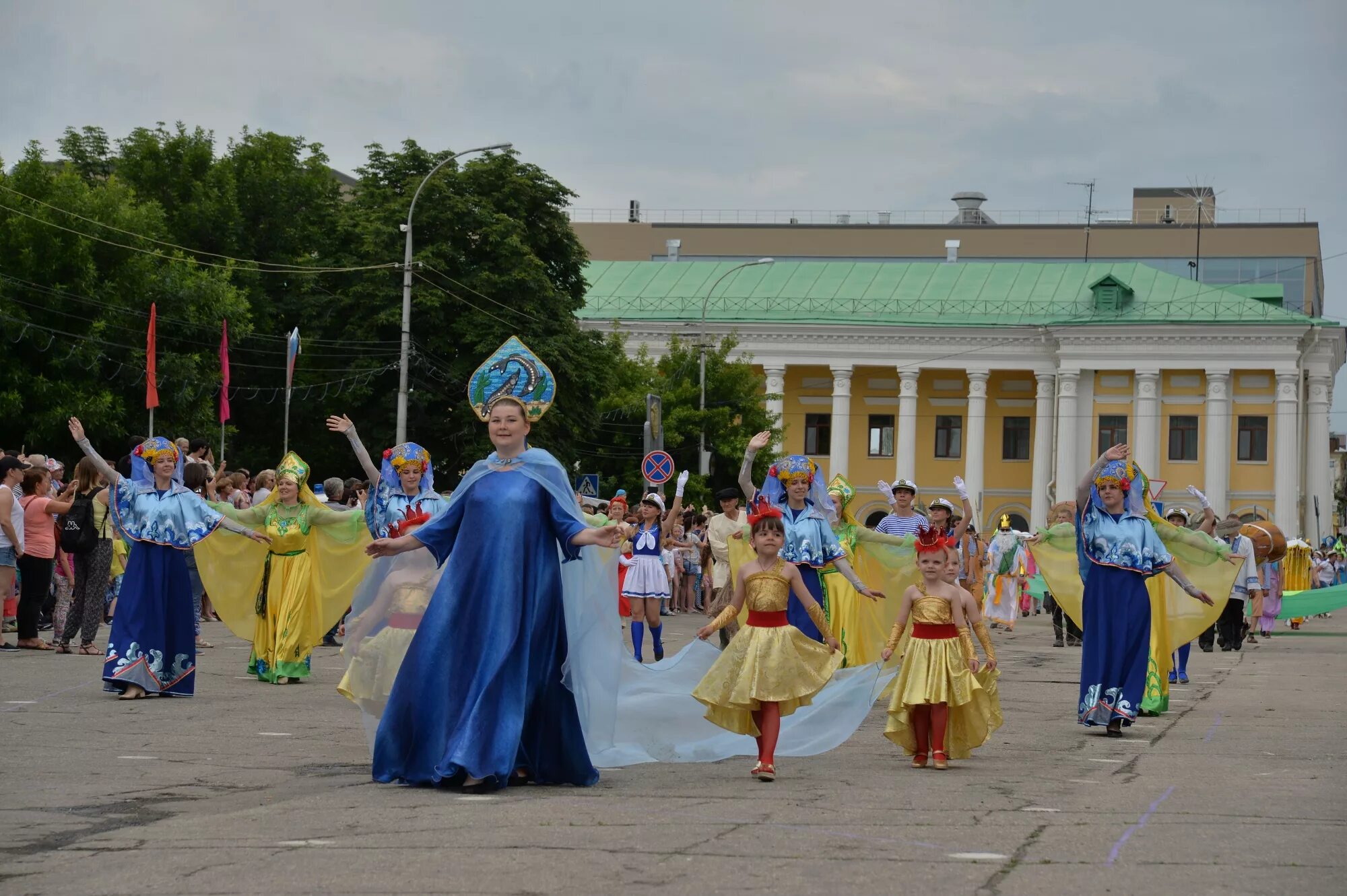 Погода в вольске на неделю саратовской области. Вольский фестиваль ухи. День города Вольск. Город Вольск фестиваль. Встреча на Волге фестиваль.