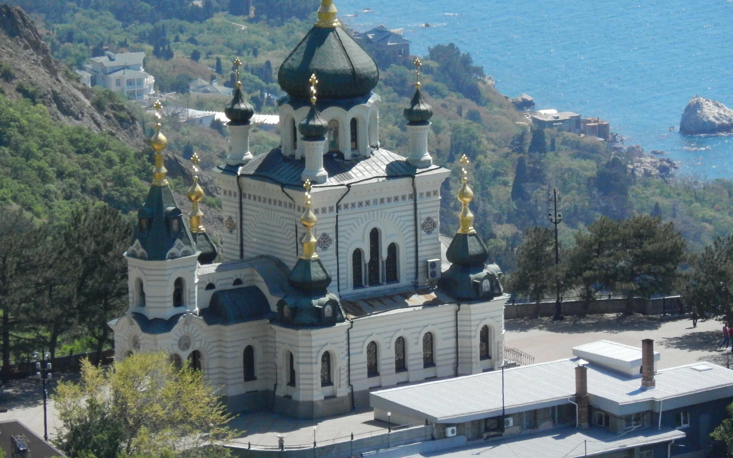 Храм на крымского. Форосская церковь богоматери. форосская церковь архитектура. форосская церковь в крыму. форос храм инкерман.