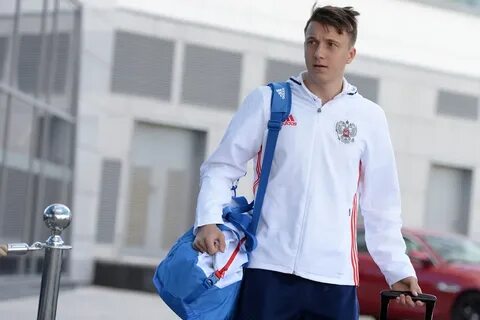 Самолетов футболист