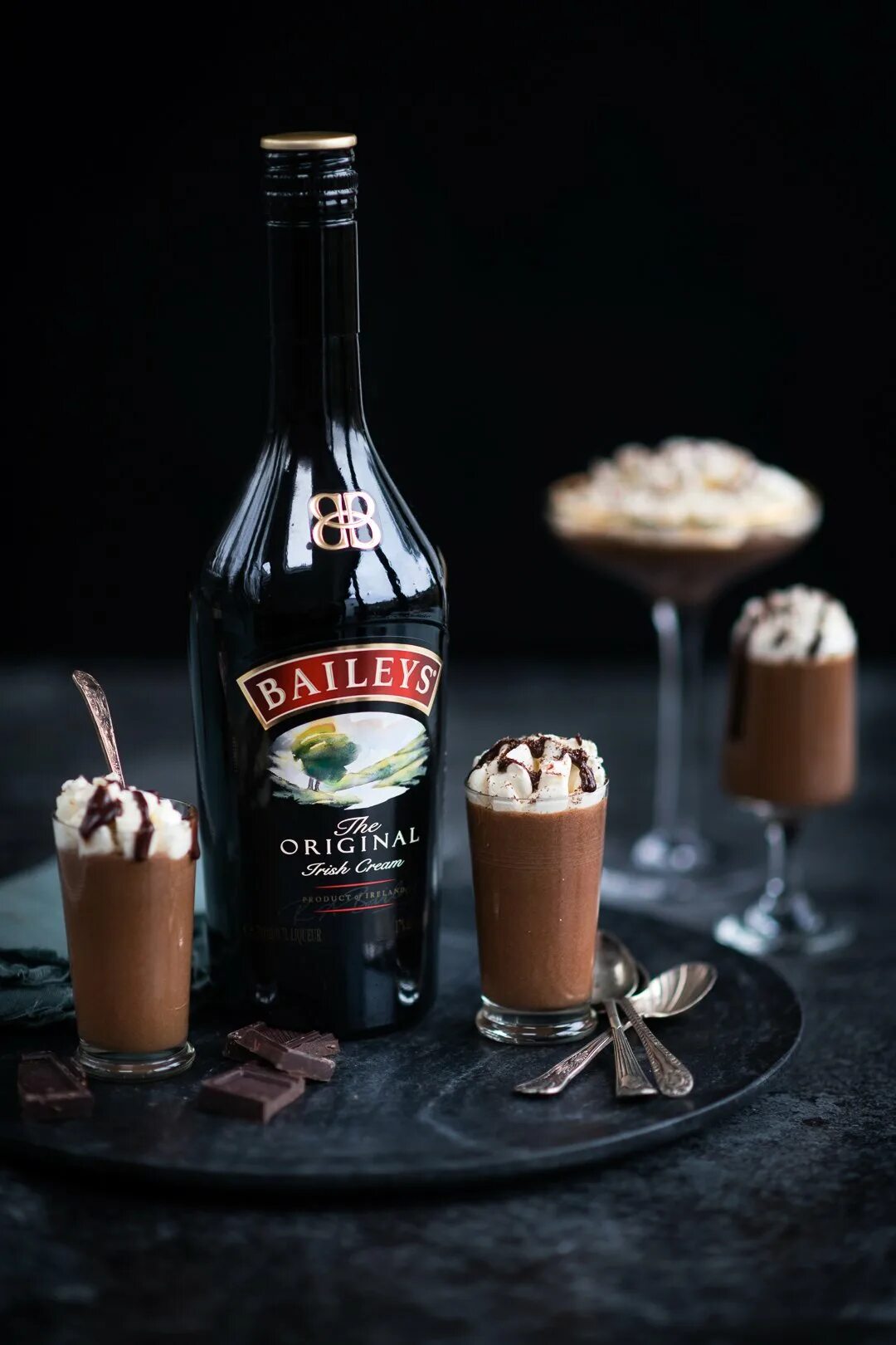 Бейлис молочный ликер. Ликер бейлиз irish cream. Сливочный ликер бейлиз. Бейлис ликёр крепость. Бейлис ликёр крепость.