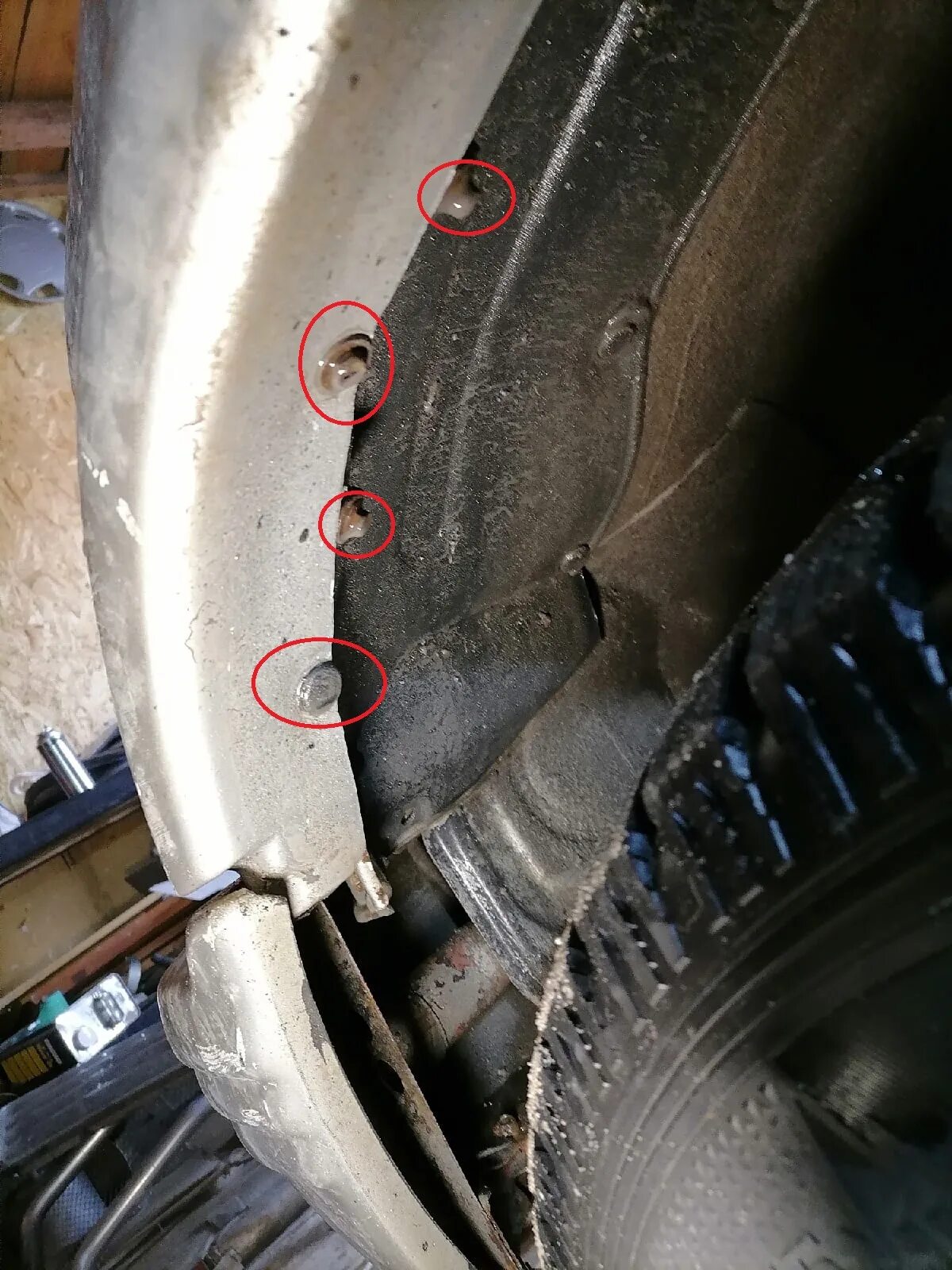 Как снять переднее крыло паджеро 4 Установка подкрылков Mitsubishi Pajero (2G), 3,5 л, 1996 года своими руками DR