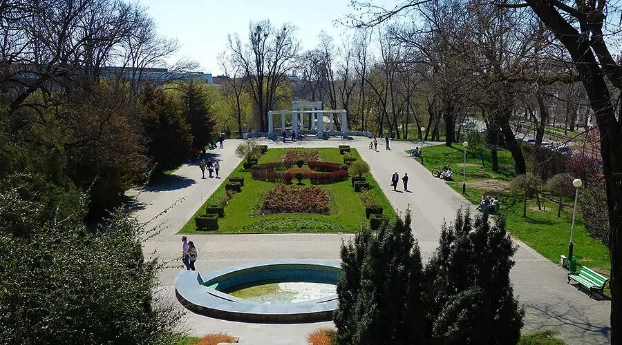 Где сады в краснодаре. Парк Горпарк Краснодар. Горсад Краснодар. Парк Краснодар Ротонда. Парк городской сад Краснодар.