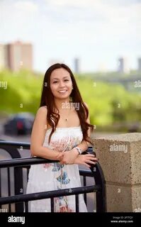 RM2F7TCJY–Young. asian filipina woman. 