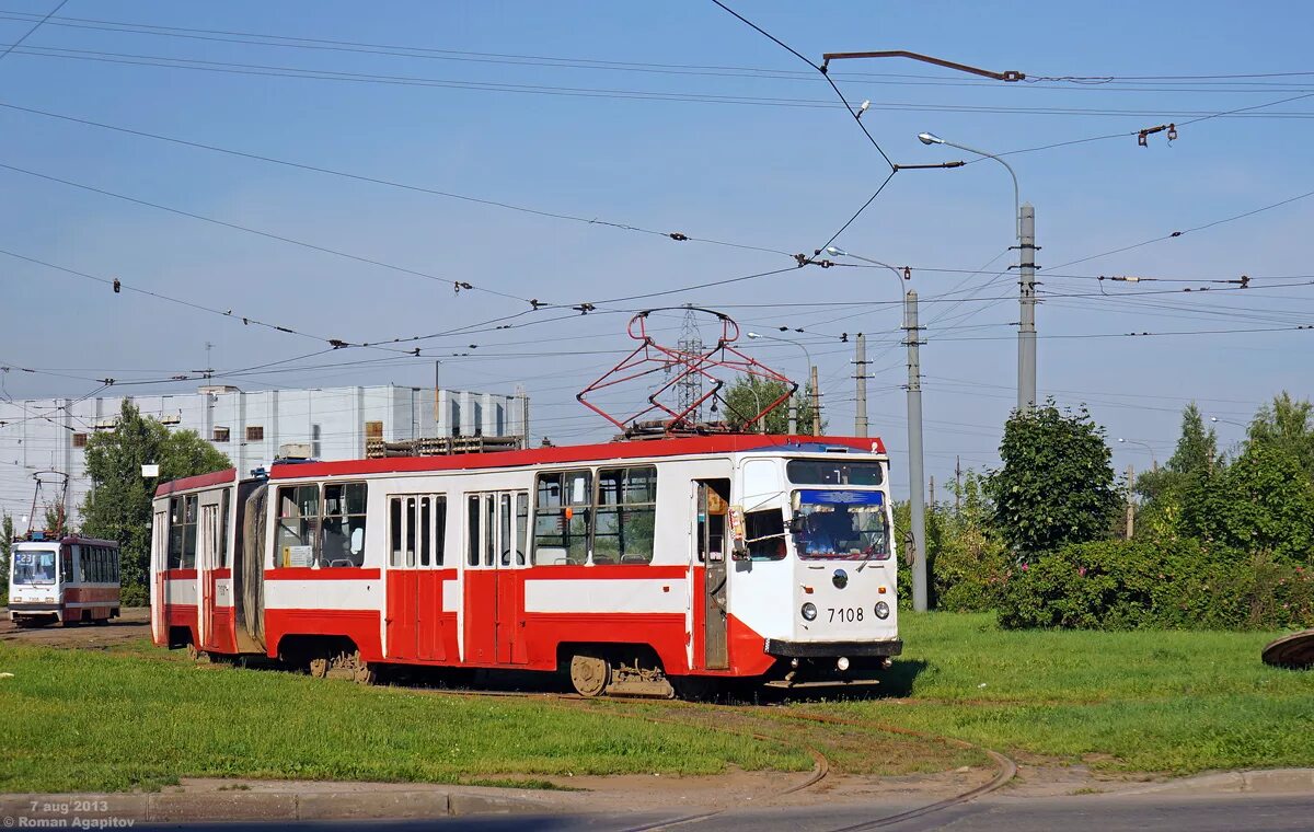 Тс-88г трамвай спб. Пр мечникова трамвай. Платформа проспект славы. Трамвай спб 2022. Конечная станция проспект солидарности трамвай.