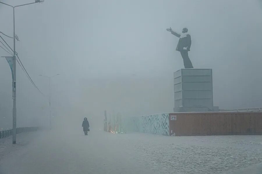 Сильные морозы в якутске. Аномальные холода в Якутске. Морозы в Якутии. Якутск холод.