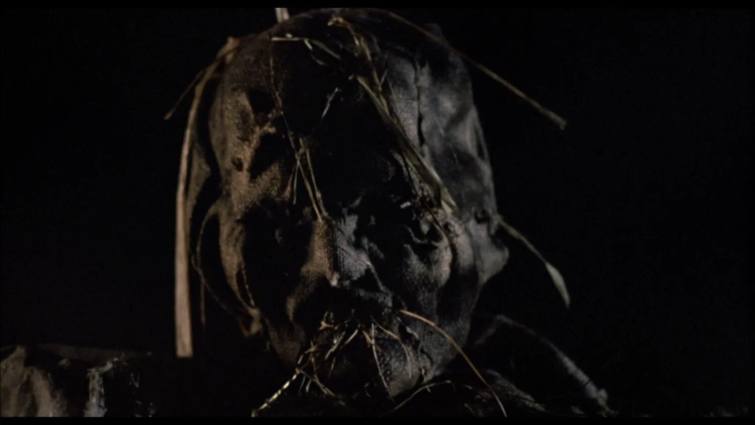 Пугающий хоррор. Пугающий хоррор. Джиперс криперс возрожденный фильм 2022. Посланники 2 2009. Пугающий хоррор.