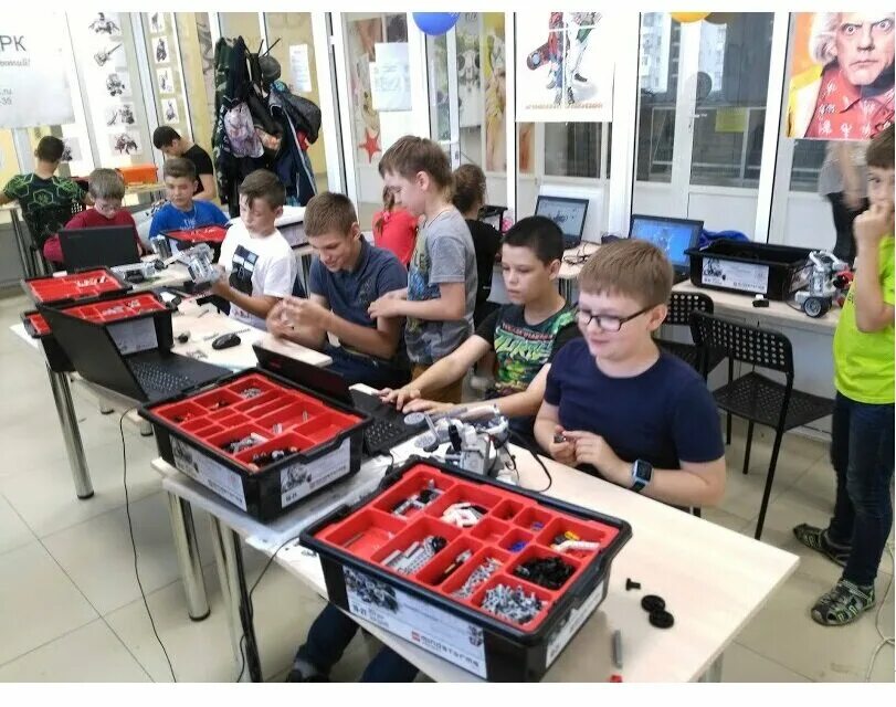 робопарк выставка роботов. выставка роботов брянск. роботы с выставки роботов. робопарк выставка роботов. робопарк тц кит.