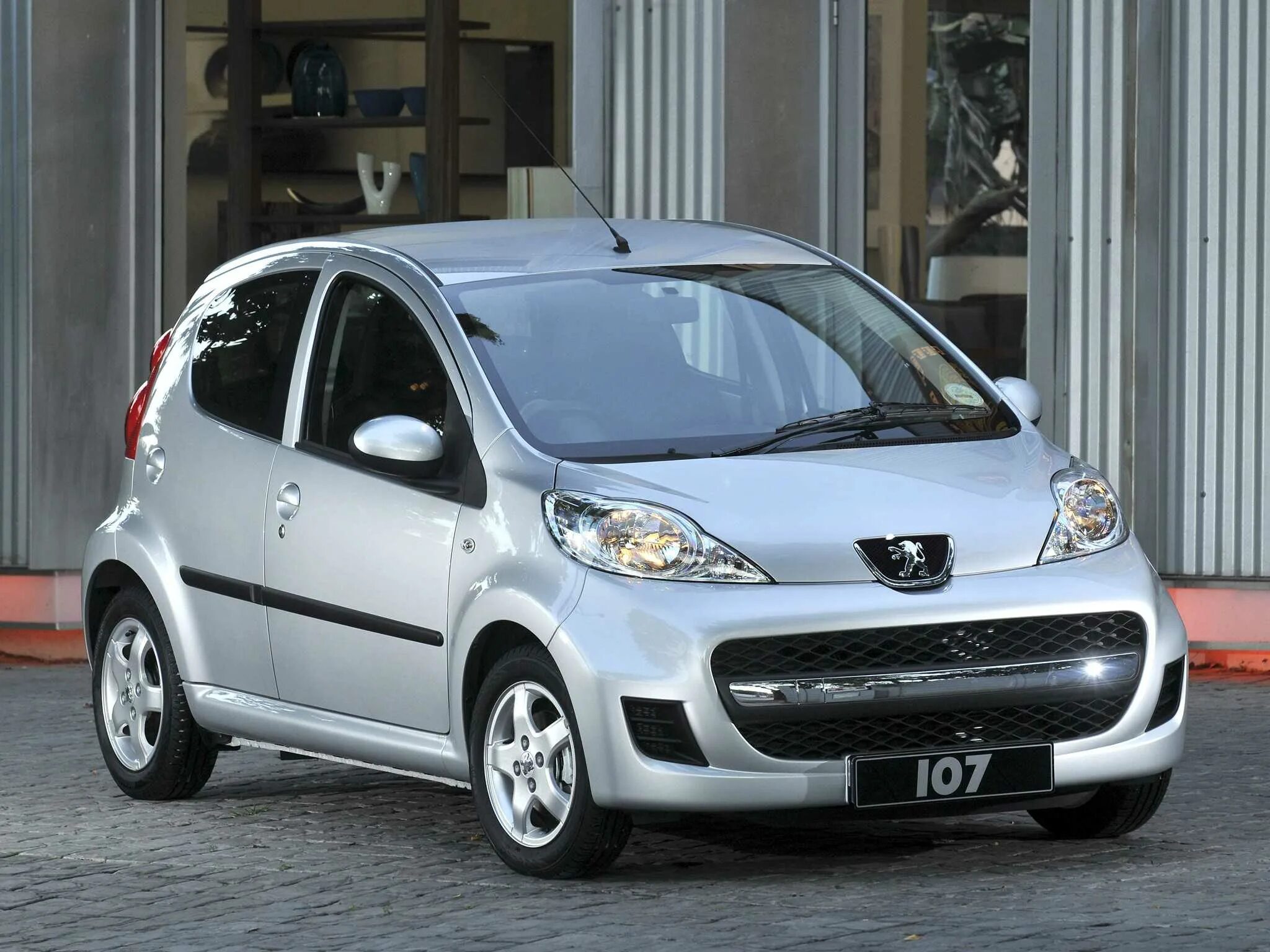 Автомобили пежо 107. Пежо 107. Машина peugeot 107. Peugeot 107 рестайлинг. Пежо малолитражка 107.