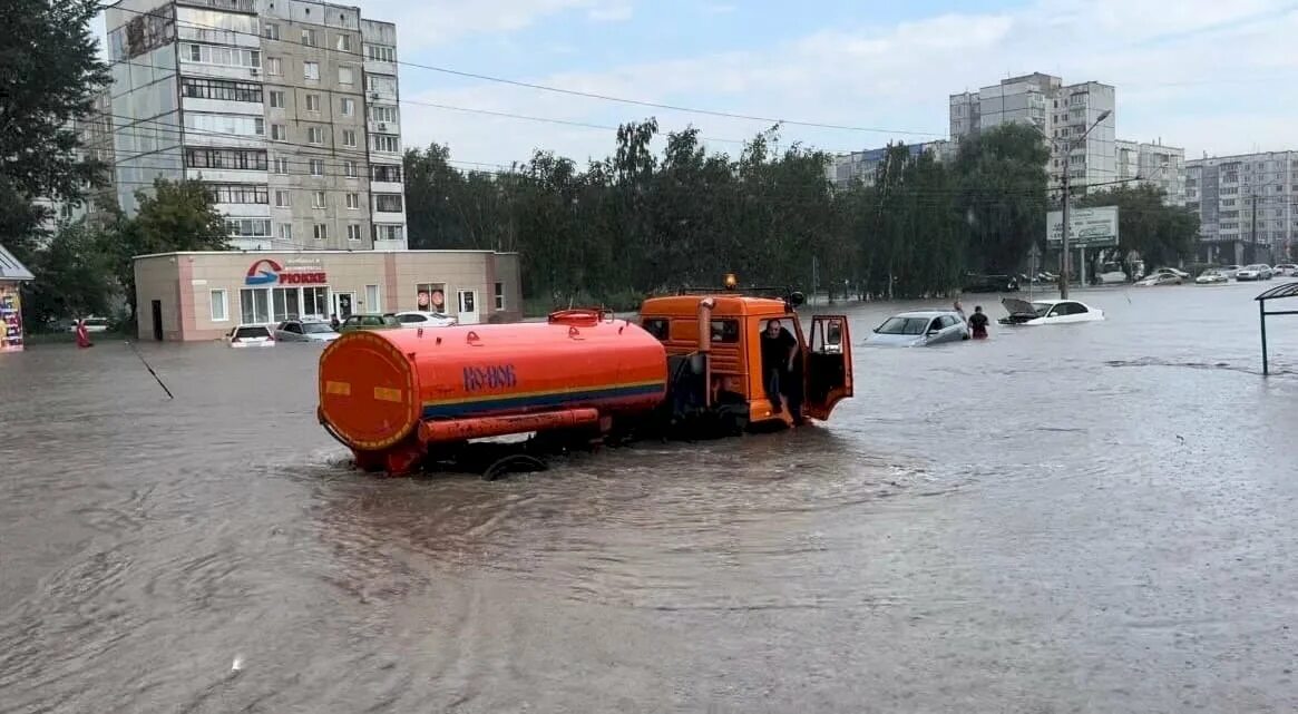 Барнаул потоп 2023. Дождь в Барнауле 30.07.2022. Барнаул Барнаул затопило. Потоп в Барнауле. Барнаул утонувшие