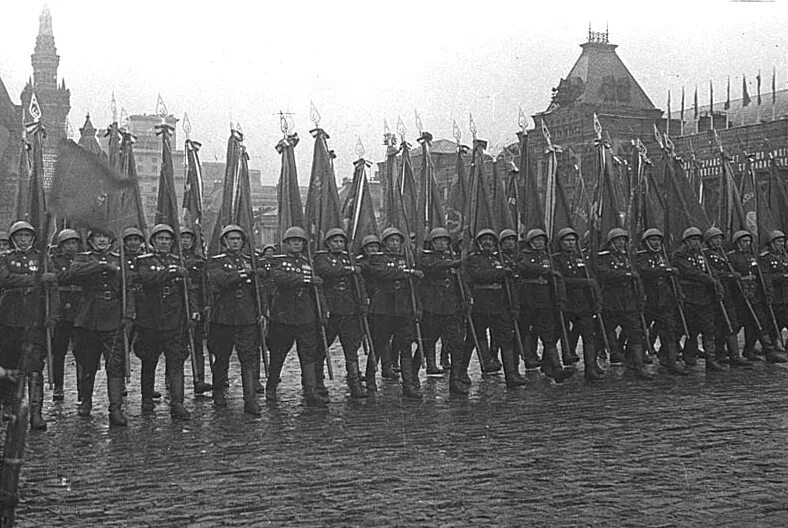 Знамя Победы на параде Победы 1945 года. Парад Победы 24 июня 1945 г.