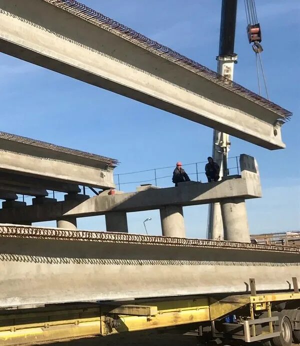 Балки пролетного строения моста