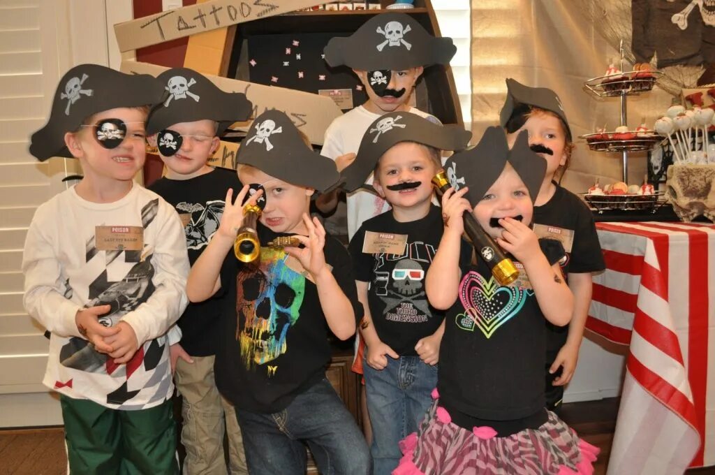 Сценарий мальчику 8 лет. Детский праздник в пиратском стиле. Вечеринка в пиратском стиле. Пиратский день рождения для детей. Детская Пиратская вечеринка.