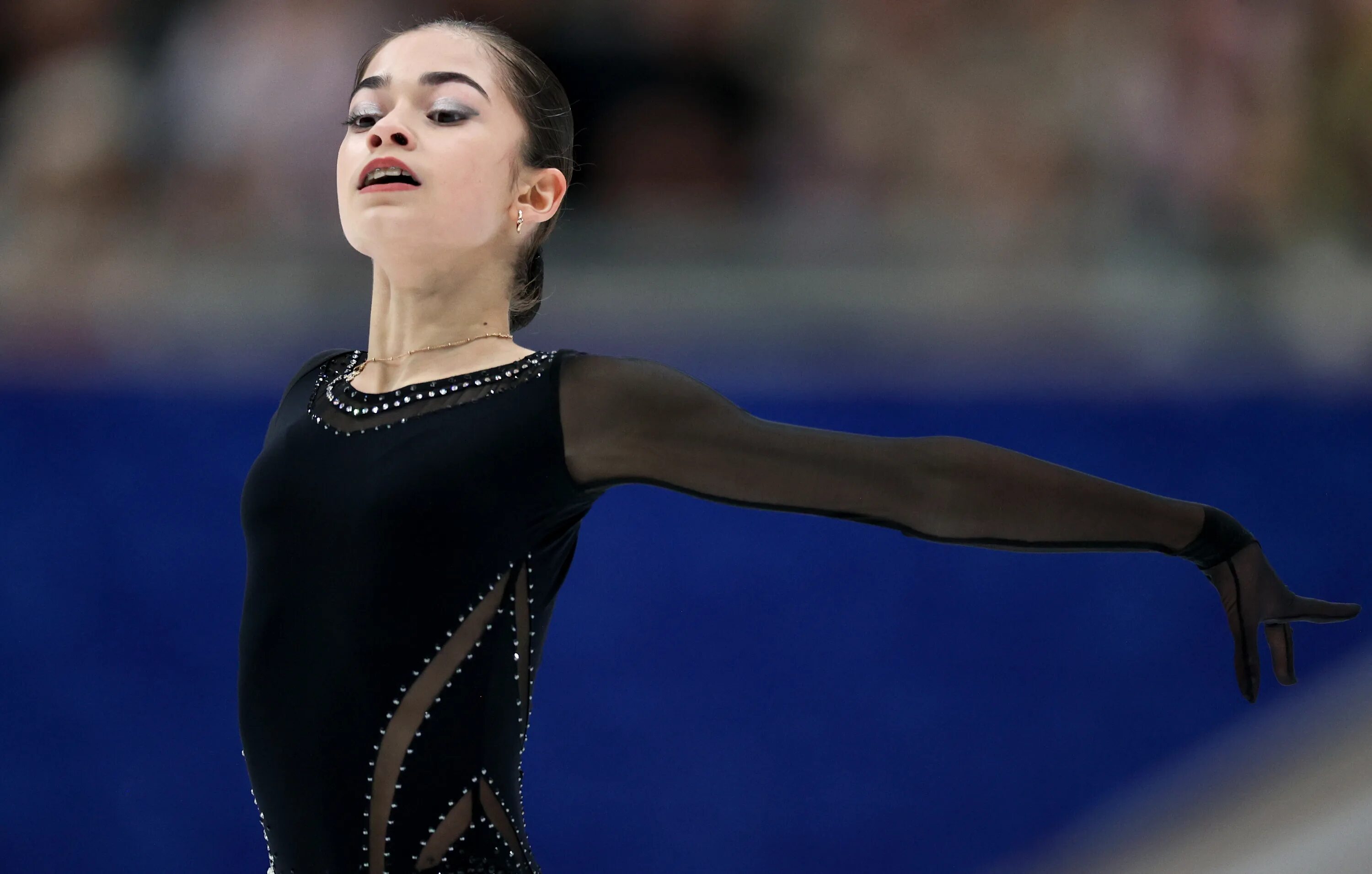 Вероника яметова фигуристка. Евгений семененко фигурист 2022. Аделия петросян фигуристка 2022. Петросян короткая программа. Петросян короткая программа.