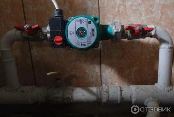 Насос для отопления. Почему свистит насос. Предохранитель в циркуляционном насосе отопления. Циркулярный насос для системы отопления провода. Скважинный насос grundfos обратный клапан.