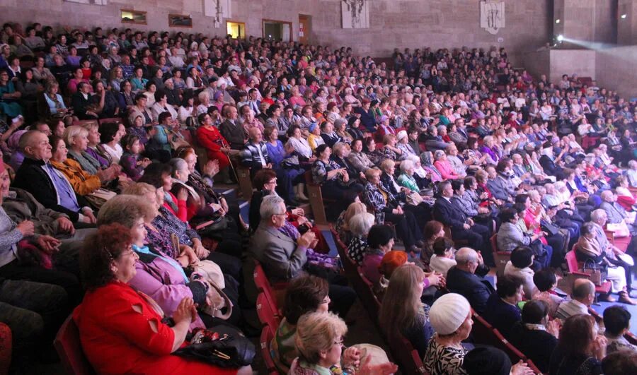 Им. Сары Садыковой, концертный зал в Центральном в Набережных Челнах: отзывы, фо