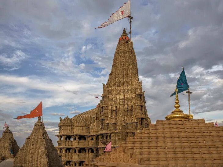 Temple has been. Храм сомнатх - «храм владыки Луны». Храм Дваракадиши. Храм Дваракадиши в городе Дварака. Дас сомнатх.