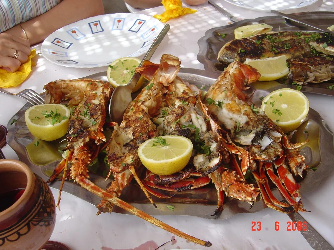 обед. почему сухая пища кажется безвкусной. рыбные блюда. сухая пища кажется безвкусной. красивая еда.