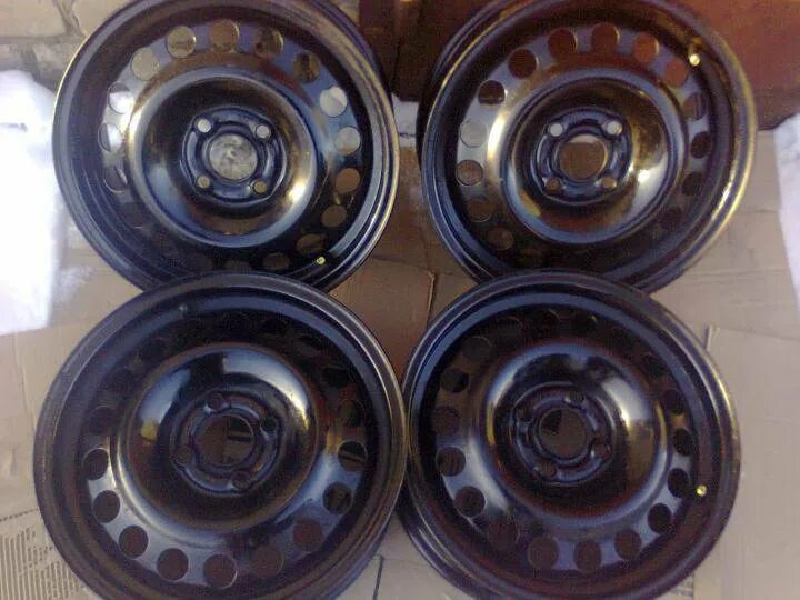 Штампованные диски r15 4х100 ниссан. Штампованные диски тойота. Штампы р14 на опель. Штампованные диски 4 100. Штамповки под литьё r15 suzuki.