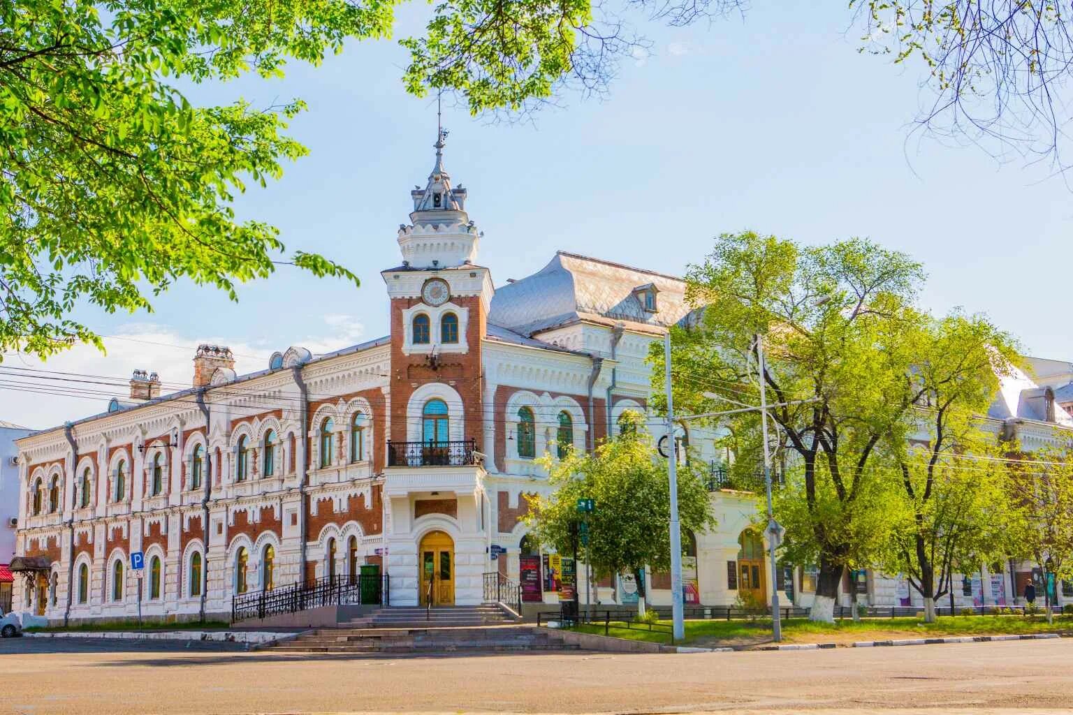 Сколько лет амурской области. Амурский областной краеведческий музей им г.с Новикова-Даурского. Краеведческий музей Благовещенск. Краеведческий музей в Благовещенске Амурской области. Амурский областной краеведческий музей.