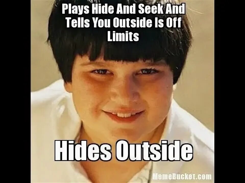 Play hide and seek перевод. Прятки мем. мем hide and seek. hide n seek перевод. seeks перевод.