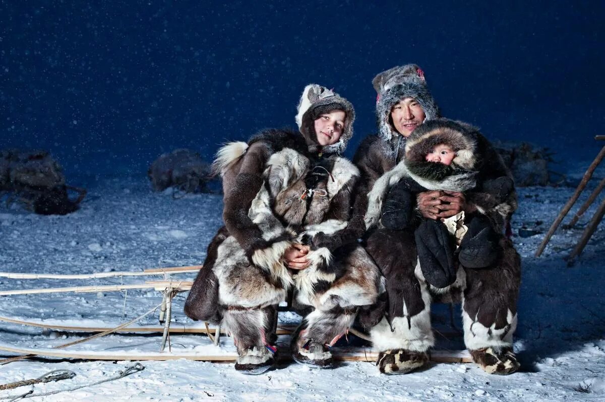 Полуостров ямал оленеводы. Народы севера ненцы. Этнография чукотки. Эскимосы народы дальнего востока. Эскимосы чукотки.