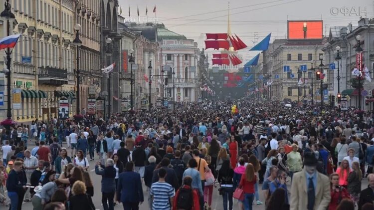 Население петербурга на 2024 год. Население Питера. Население Санкт-Петербурга. Население людей в Санкт Петербурге. Sankt Peterbrg nsileniye.