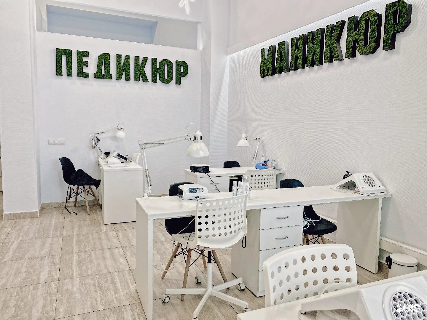 Нейл студия вывеска. Студия тамбов. Магнетик нейл студия на комендантском. Дверная вывеска для нейл студии. Кемерово магнетик студия.