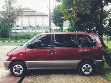 Nissan serena c23