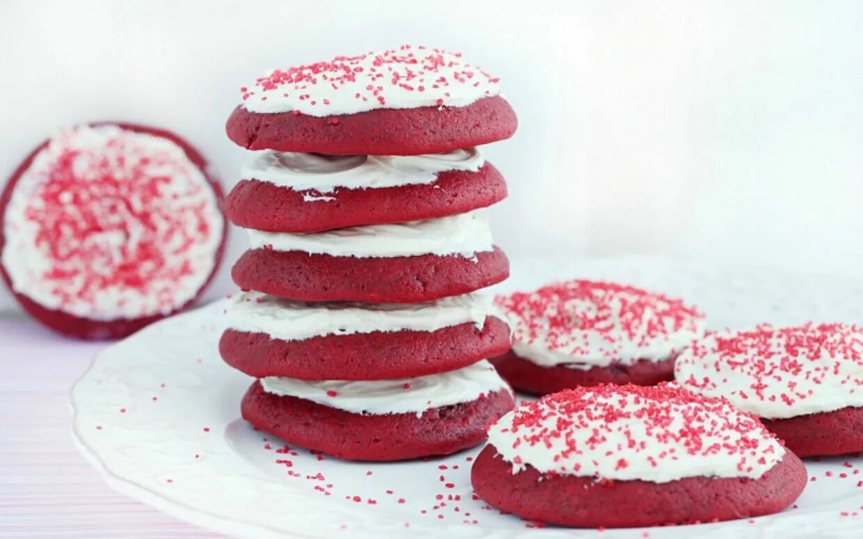 Red Velvet cookie. Печенье Red Velvet. Кукис красный бархат. Красный вельвет куки. Red cookies