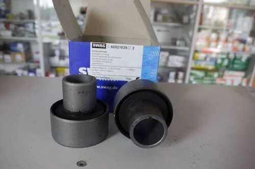 Сайлентблоки для рено сценик 4. Renault megane 2 сайлентблоки задней балки. Рено сценик задние сайлентблоки. Сайлентблок задней балки рено сценик 3. Сайлентблоки задней балки рено сценик 3.