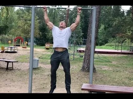 Видео как подтягиваются