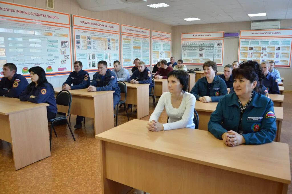 Обучение в учебно методическом центре. Волгоградский УМЦ по ГОЧС. Преподаватель УМЦ ГОЧС. УМЦ ГОЧС ЕАО. ГКУ Приморского края по пожарной безопасности ГОЧС.