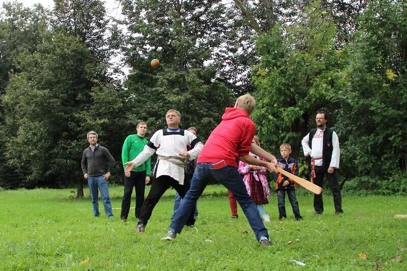 Командная игра в мяч 6. Народные игры. Лапта городки. Народные спортивные игры. Командные игры.